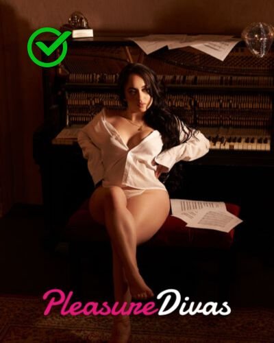 Saloni Housewife Escorts Shakarpur